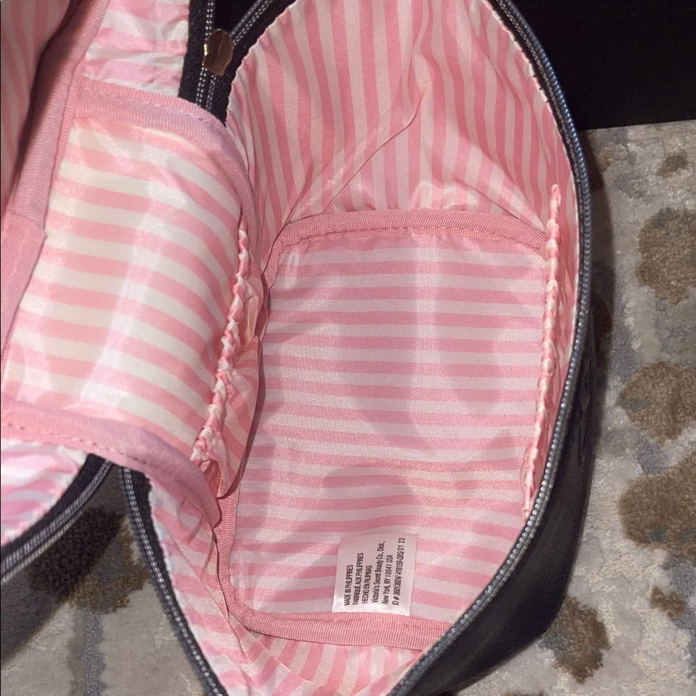 NWT! Victoria's Secret Black Travel / Makeup Bag - Picture 8 of 9